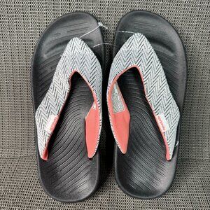 Hey Dude Womens Size 7 Black & Gray Flip Flops Comfortable Casual Sandals